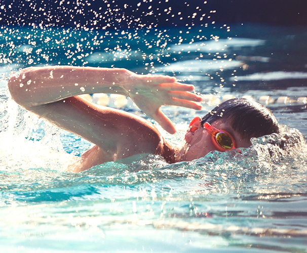 ESCUELA DE NATACIÓN EDUARDO MOVILLA .